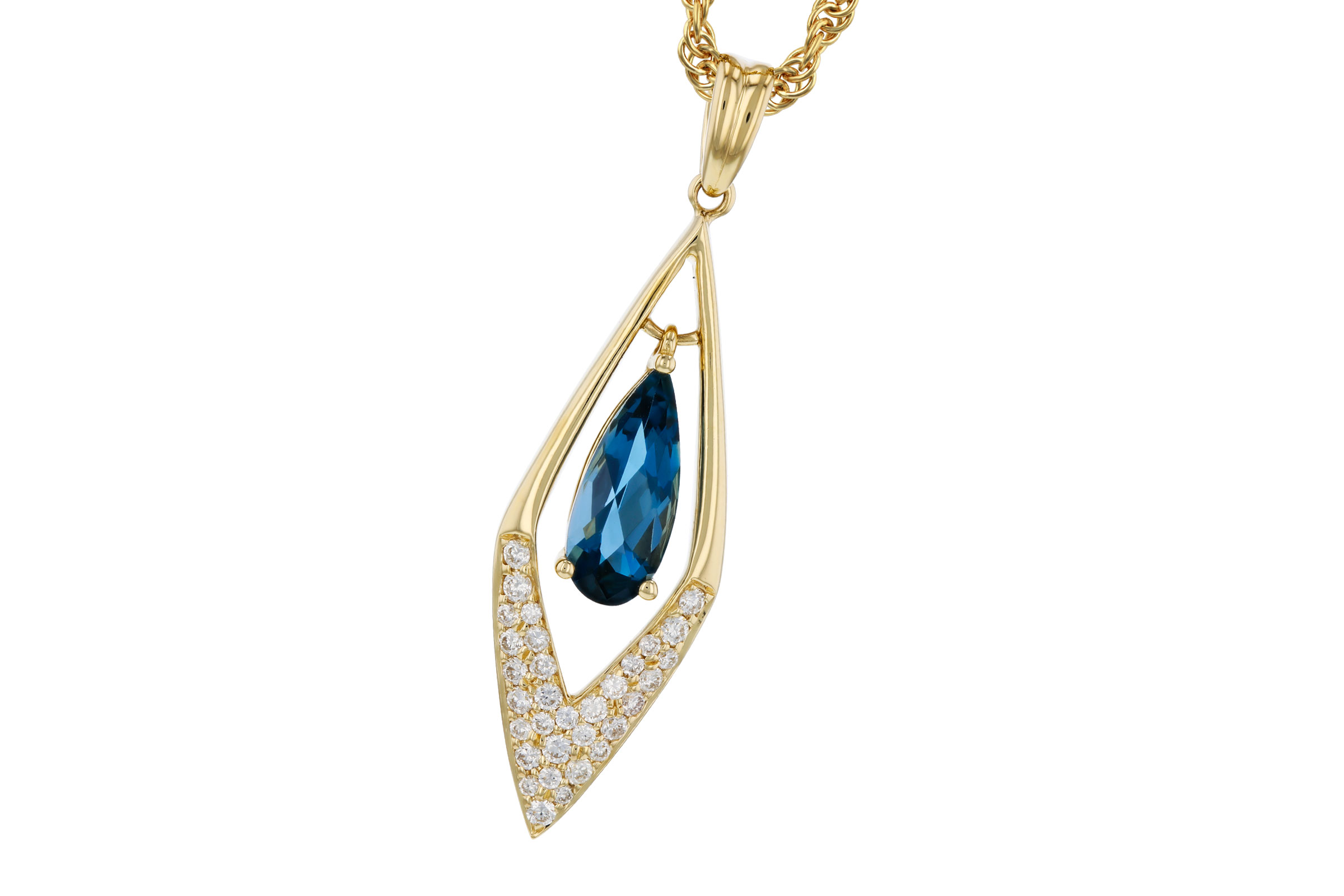 L330-20482: NECK .85 LONDON BLUE TOPAZ 1.02 TGW (10x4MM LBT)