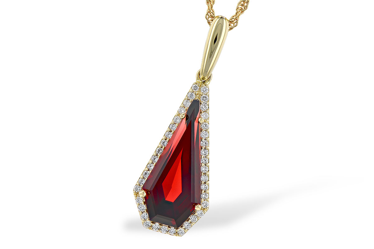 M327-47728: NECK 4.00 GARNET 4.17 TGW